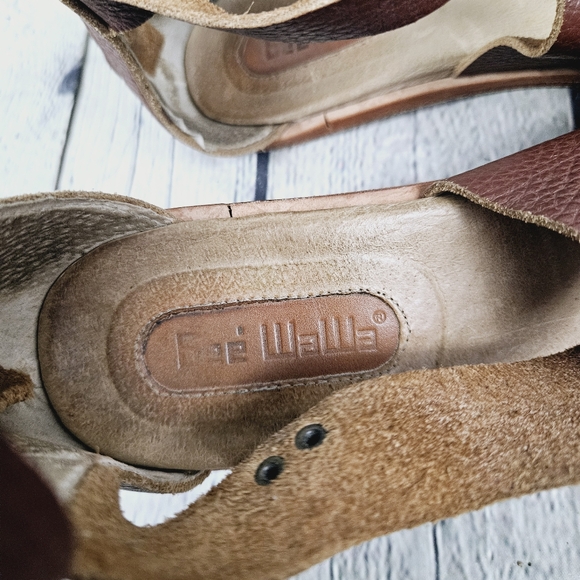 GEE WAWA ANTHROPOLOGIE | leather gladiator strappy open toe flat sandals - Picture 8 of 9